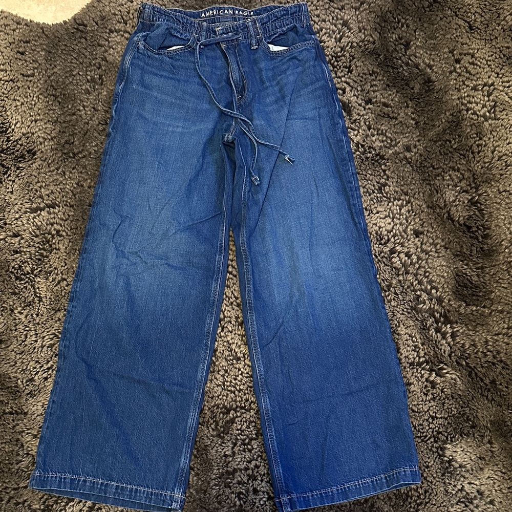 AE Dreamy Drape Strigid Low-Rise Ultra Wide-Leg Jeans